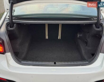 Белый БМВ 5 Серия, объемом двигателя 3 л и пробегом 157 тыс. км за 35499 $, фото 19 на Automoto.ua