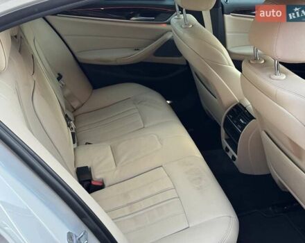 Белый БМВ 5 Серия, объемом двигателя 3 л и пробегом 157 тыс. км за 35499 $, фото 9 на Automoto.ua