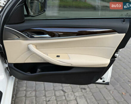 Білий БМВ 5 Серія, об'ємом двигуна 2 л та пробігом 215 тис. км за 22950 $, фото 52 на Automoto.ua