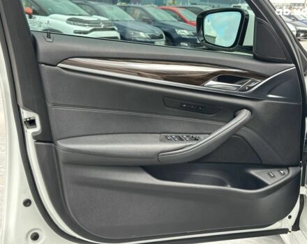 Белый БМВ 5 Серия, объемом двигателя 2 л и пробегом 117 тыс. км за 26690 $, фото 18 на Automoto.ua