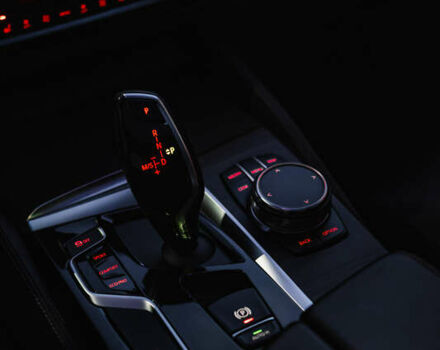 Белый БМВ 5 Серия, объемом двигателя 2 л и пробегом 175 тыс. км за 30000 $, фото 24 на Automoto.ua