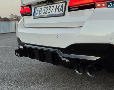 Белый БМВ 5 Серия, объемом двигателя 2 л и пробегом 70 тыс. км за 28888 $, фото 45 на Automoto.ua