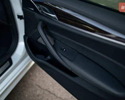 Білий БМВ 5 Серія, об'ємом двигуна 3 л та пробігом 56 тис. км за 50000 $, фото 50 на Automoto.ua