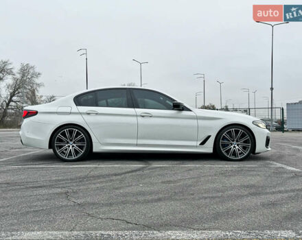Белый БМВ 5 Серия, объемом двигателя 3 л и пробегом 92 тыс. км за 43800 $, фото 5 на Automoto.ua