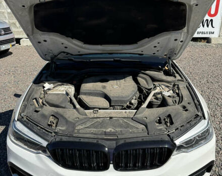 Белый БМВ 5 Серия, объемом двигателя 2 л и пробегом 88 тыс. км за 33500 $, фото 6 на Automoto.ua