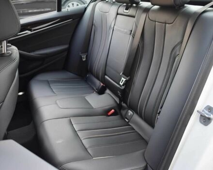 Белый БМВ 5 Серия, объемом двигателя 3 л и пробегом 67 тыс. км за 17000 $, фото 12 на Automoto.ua