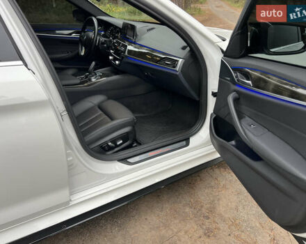 Білий БМВ 5 Серія, об'ємом двигуна 2 л та пробігом 122 тис. км за 29300 $, фото 23 на Automoto.ua