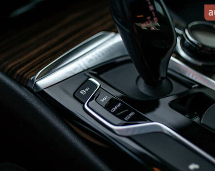 Білий БМВ 5 Серія, об'ємом двигуна 3 л та пробігом 56 тис. км за 50000 $, фото 41 на Automoto.ua