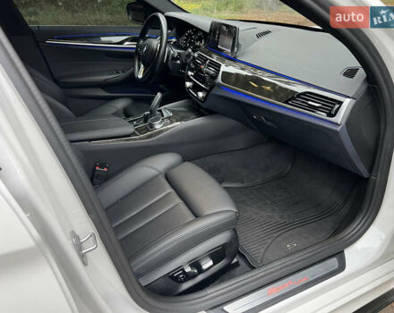 Білий БМВ 5 Серія, об'ємом двигуна 2 л та пробігом 122 тис. км за 29300 $, фото 24 на Automoto.ua