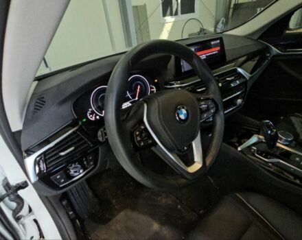 Білий БМВ 5 Серія, об'ємом двигуна 2 л та пробігом 65 тис. км за 19900 $, фото 11 на Automoto.ua