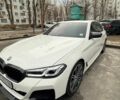 Белый БМВ 5 Серия, объемом двигателя 3 л и пробегом 112 тыс. км за 34500 $, фото 1 на Automoto.ua