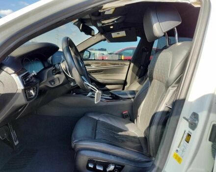 Белый БМВ 5 Серия, объемом двигателя 3 л и пробегом 65 тыс. км за 10000 $, фото 6 на Automoto.ua