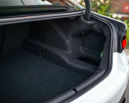 Білий БМВ 5 Серія, об'ємом двигуна 3 л та пробігом 56 тис. км за 50000 $, фото 33 на Automoto.ua