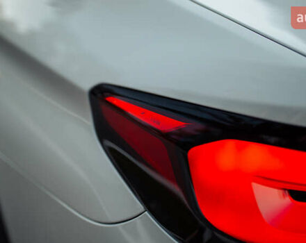 Білий БМВ 5 Серія, об'ємом двигуна 3 л та пробігом 56 тис. км за 50000 $, фото 30 на Automoto.ua