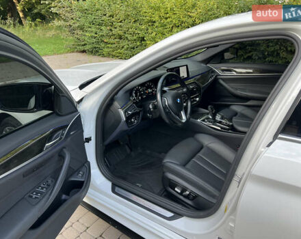 Белый БМВ 5 Серия, объемом двигателя 2 л и пробегом 118 тыс. км за 30900 $, фото 18 на Automoto.ua