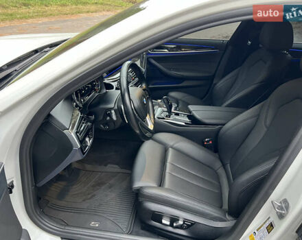 Білий БМВ 5 Серія, об'ємом двигуна 2 л та пробігом 122 тис. км за 29300 $, фото 17 на Automoto.ua