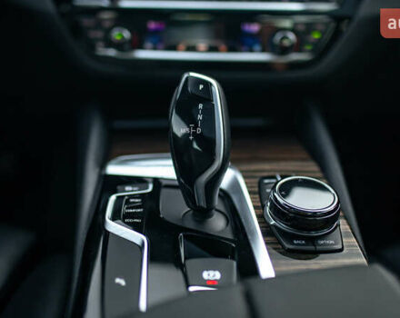 Білий БМВ 5 Серія, об'ємом двигуна 3 л та пробігом 56 тис. км за 50000 $, фото 54 на Automoto.ua