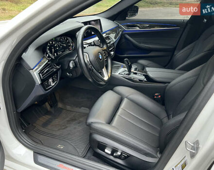 Білий БМВ 5 Серія, об'ємом двигуна 2 л та пробігом 122 тис. км за 29300 $, фото 18 на Automoto.ua