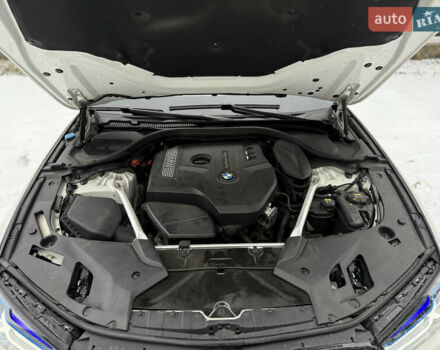 Білий БМВ 5 Серія, об'ємом двигуна 2 л та пробігом 122 тис. км за 28300 $, фото 39 на Automoto.ua
