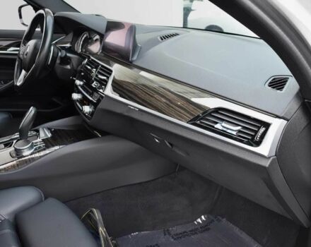 Белый БМВ 5 Серия, объемом двигателя 3 л и пробегом 67 тыс. км за 17000 $, фото 10 на Automoto.ua