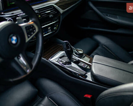 Білий БМВ 5 Серія, об'ємом двигуна 3 л та пробігом 56 тис. км за 50000 $, фото 47 на Automoto.ua