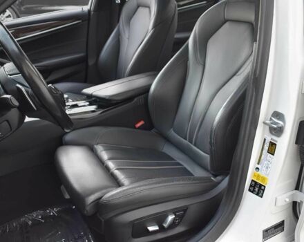 Белый БМВ 5 Серия, объемом двигателя 3 л и пробегом 67 тыс. км за 17000 $, фото 8 на Automoto.ua