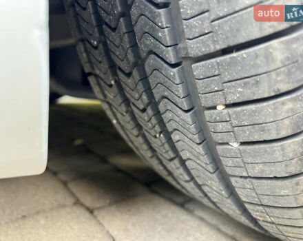 Белый БМВ 5 Серия, объемом двигателя 2 л и пробегом 118 тыс. км за 30900 $, фото 35 на Automoto.ua