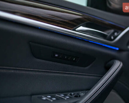 Білий БМВ 5 Серія, об'ємом двигуна 3 л та пробігом 56 тис. км за 50000 $, фото 46 на Automoto.ua