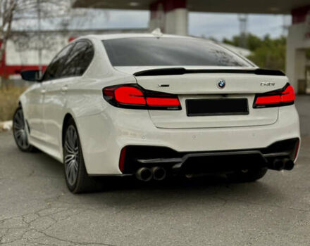 Белый БМВ 5 Серия, объемом двигателя 3 л и пробегом 105 тыс. км за 35999 $, фото 6 на Automoto.ua