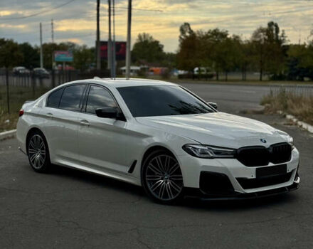 Белый БМВ 5 Серия, объемом двигателя 3 л и пробегом 105 тыс. км за 35999 $, фото 1 на Automoto.ua