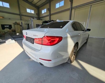 Білий БМВ 5 Серія, об'ємом двигуна 2 л та пробігом 65 тис. км за 19900 $, фото 4 на Automoto.ua