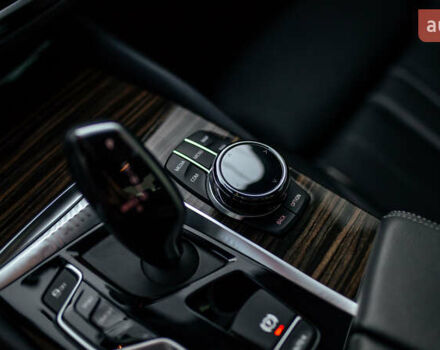 Білий БМВ 5 Серія, об'ємом двигуна 3 л та пробігом 56 тис. км за 50000 $, фото 42 на Automoto.ua