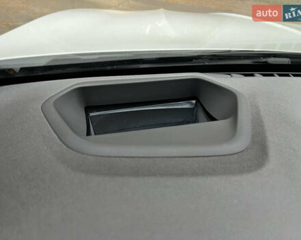Білий БМВ 5 Серія, об'ємом двигуна 2 л та пробігом 122 тис. км за 29300 $, фото 38 на Automoto.ua