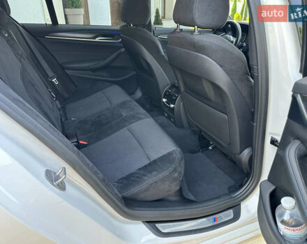 БМВ 5 Серия 2020 в Ивано-Франковске на Automoto.ua Белый БМВ 5 Серия, объемом двигателя 2 л и пробегом 174 тыс. км за 36750 $, фото 65 на Automoto.ua