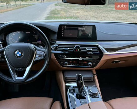 Белый БМВ 5 Серия, объемом двигателя 3 л и пробегом 81 тыс. км за 56500 $, фото 14 на Automoto.ua