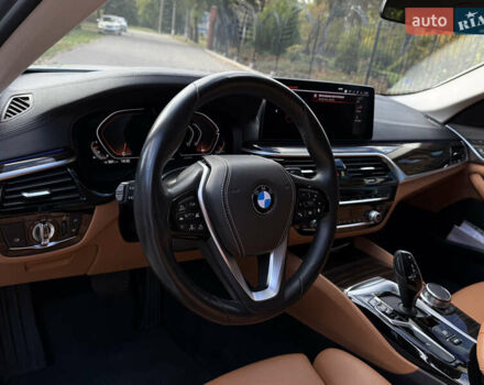 Белый БМВ 5 Серия, объемом двигателя 2 л и пробегом 70 тыс. км за 35500 $, фото 2 на Automoto.ua