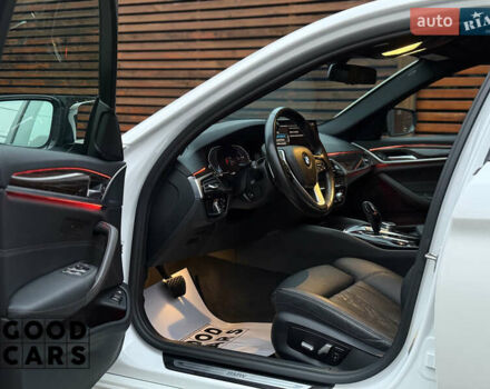 Белый БМВ 5 Серия, объемом двигателя 2 л и пробегом 105 тыс. км за 37000 $, фото 17 на Automoto.ua