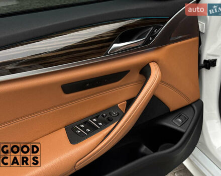 Білий БМВ 5 Серія, об'ємом двигуна 2 л та пробігом 67 тис. км за 33000 $, фото 20 на Automoto.ua