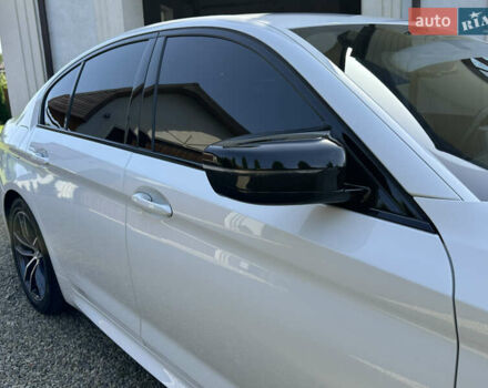 БМВ 5 Серия 2020 в Ивано-Франковске на Automoto.ua Белый БМВ 5 Серия, объемом двигателя 2 л и пробегом 174 тыс. км за 36750 $, фото 33 на Automoto.ua