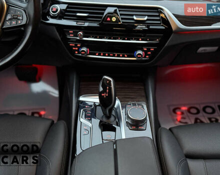 Белый БМВ 5 Серия, объемом двигателя 2 л и пробегом 105 тыс. км за 37000 $, фото 32 на Automoto.ua