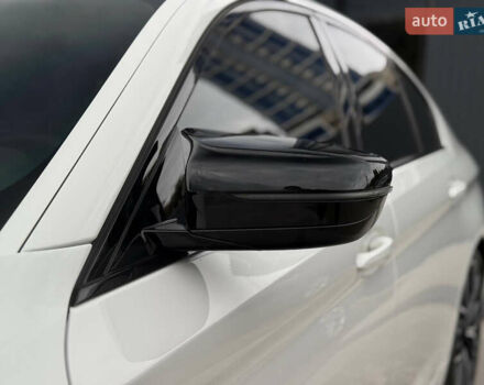 Белый БМВ 5 Серия, объемом двигателя 3 л и пробегом 133 тыс. км за 46000 $, фото 10 на Automoto.ua