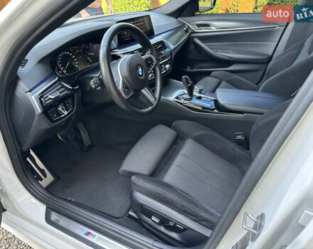 БМВ 5 Серия 2020 в Ивано-Франковске на Automoto.ua Белый БМВ 5 Серия, объемом двигателя 2 л и пробегом 174 тыс. км за 36750 $, фото 36 на Automoto.ua