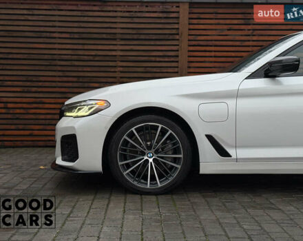 Белый БМВ 5 Серия, объемом двигателя 2 л и пробегом 105 тыс. км за 37000 $, фото 11 на Automoto.ua