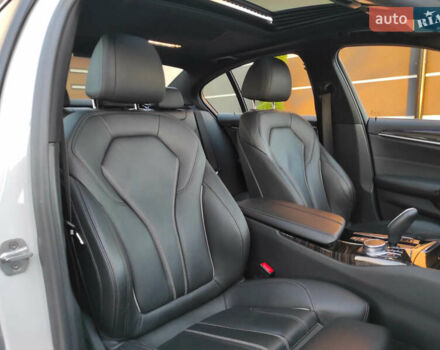 Белый БМВ 5 Серия, объемом двигателя 3 л и пробегом 71 тыс. км за 39000 $, фото 9 на Automoto.ua