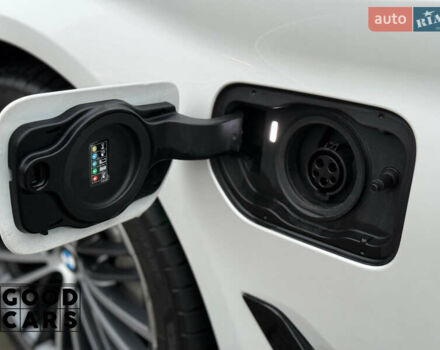 Белый БМВ 5 Серия, объемом двигателя 2 л и пробегом 105 тыс. км за 37000 $, фото 13 на Automoto.ua