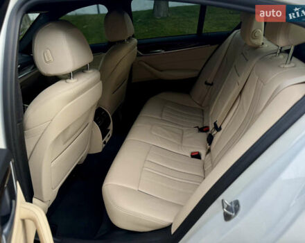 Білий БМВ 5 Серія, об'ємом двигуна 3 л та пробігом 111 тис. км за 39000 $, фото 7 на Automoto.ua