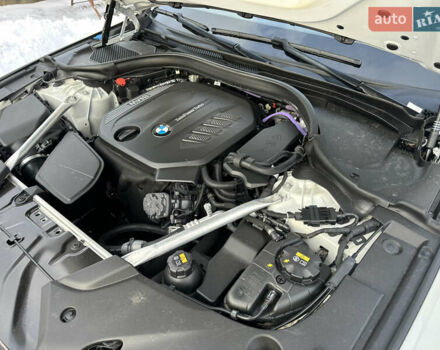 Белый БМВ 5 Серия, объемом двигателя 2 л и пробегом 175 тыс. км за 37650 $, фото 82 на Automoto.ua