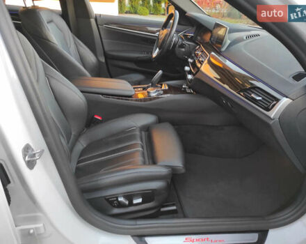 Белый БМВ 5 Серия, объемом двигателя 3 л и пробегом 71 тыс. км за 39000 $, фото 5 на Automoto.ua