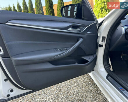 БМВ 5 Серия 2020 в Ивано-Франковске на Automoto.ua Белый БМВ 5 Серия, объемом двигателя 2 л и пробегом 174 тыс. км за 36750 $, фото 48 на Automoto.ua