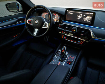 Белый БМВ 5 Серия, объемом двигателя 2 л и пробегом 91 тыс. км за 38000 $, фото 46 на Automoto.ua